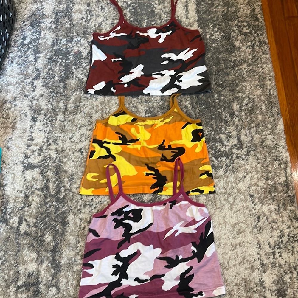 3 camo tanks size L/XL
